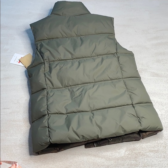 LEVIS Olive Camo Puffer Vest - Picture 5 of 5